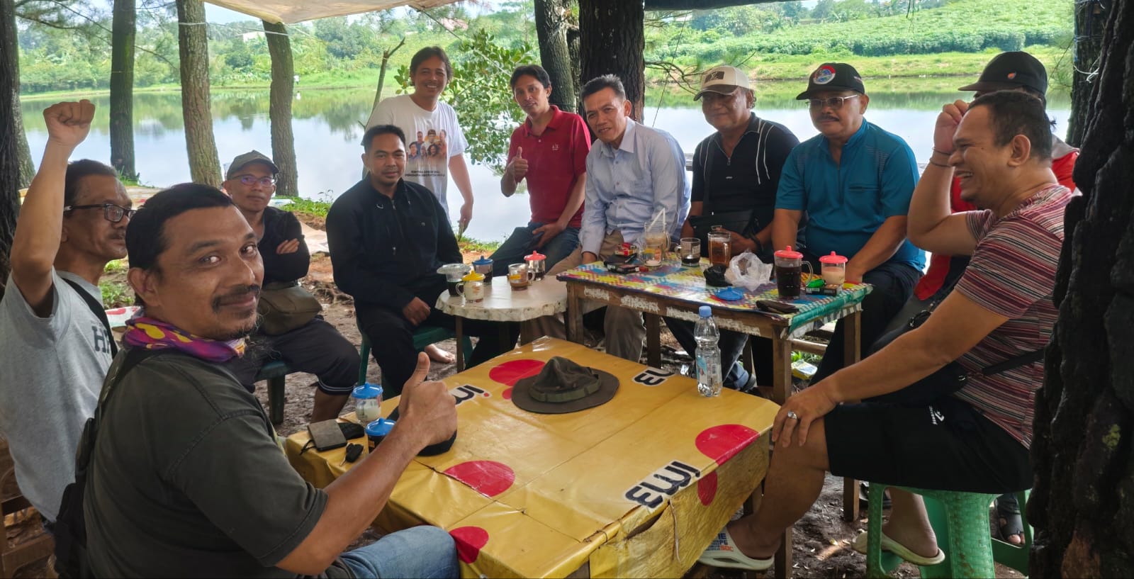 Beberapa Organisasi Kewartawanan Guyub Bareng, Gelar Diskusi Santai di Setu Bilabong