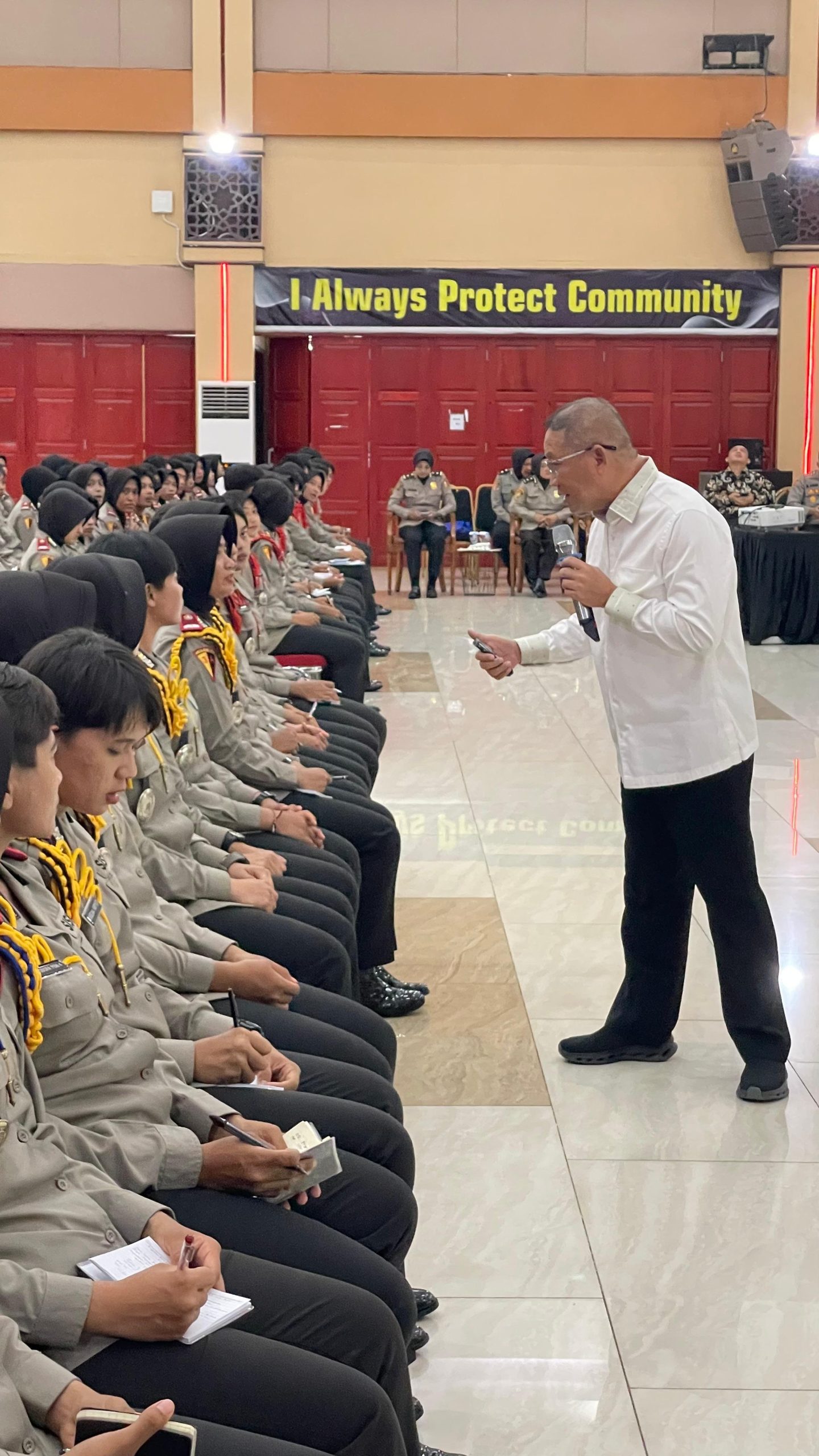 Dr. (C) Bahar Buasan, ST., MSM., M.Sc. Berikan Ceramah Pembekalan untuk Siswa Diktuk Bintara Polwan dan Diktuk Bakomsus Ketahanan Pangan TA 2025