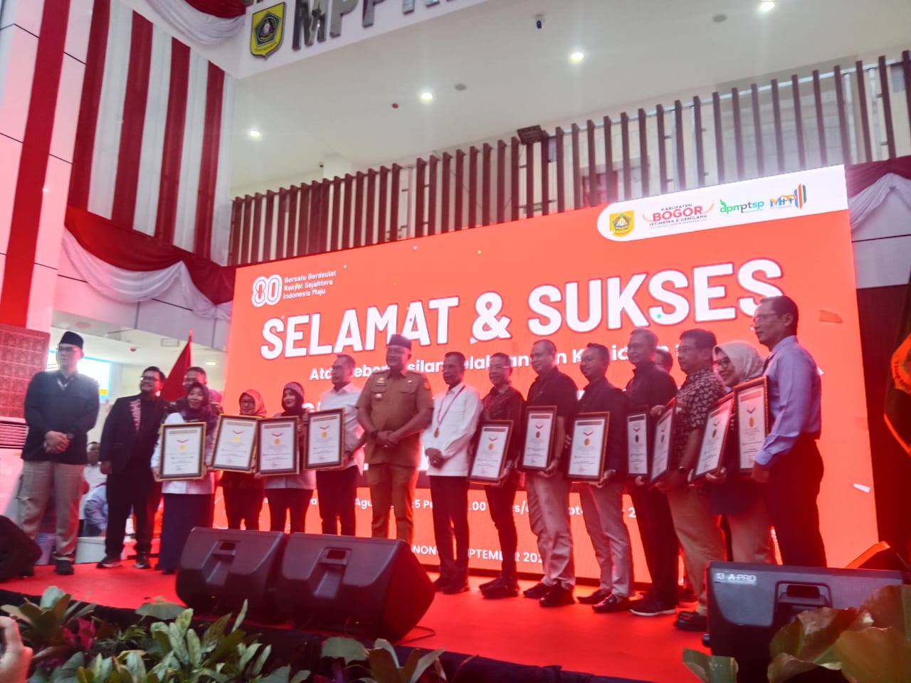 Pelayanan 80 Jam Non Stop Sukses, Pemkab Bogor Cetak Rekor Muri